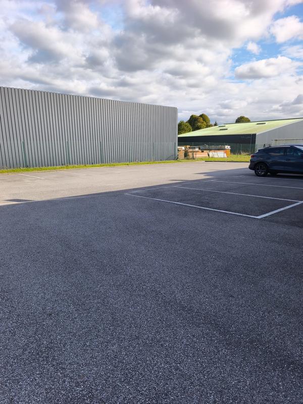 Local d'activités - 357 m²