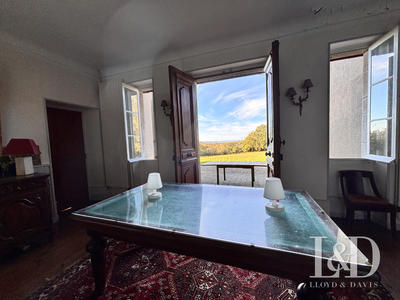 Maison ancienne - 420 m² - 12 pièces