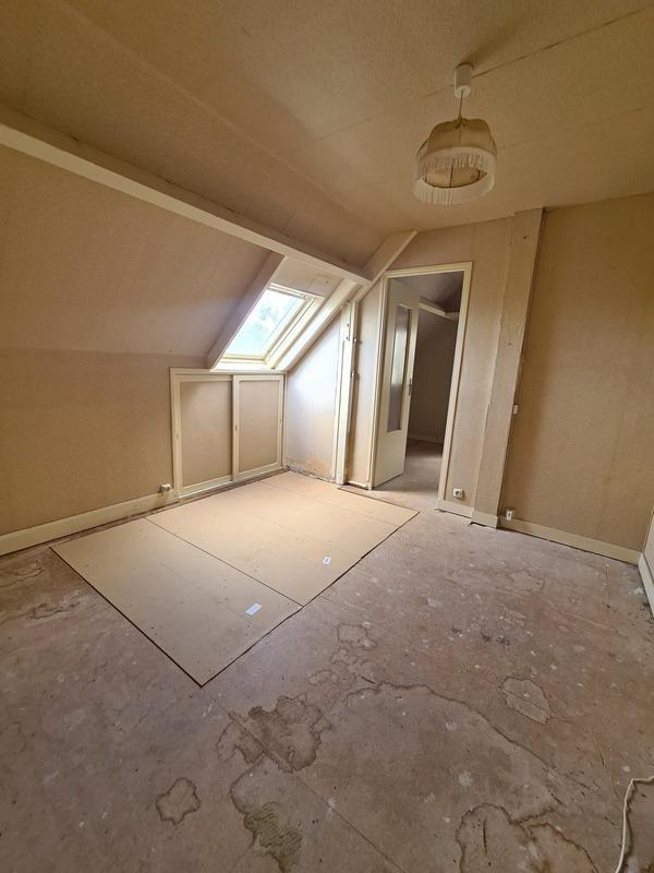 Maison - 120 m² - 8 pièces