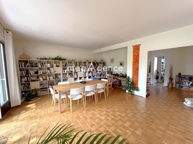 Appartement - 165 m² - 6 pièces