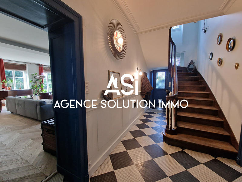 Maison - 339 m² - 8 pièces