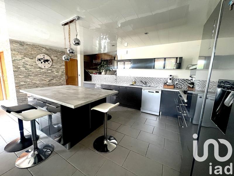 Maison - 172 m² - 8 pièces