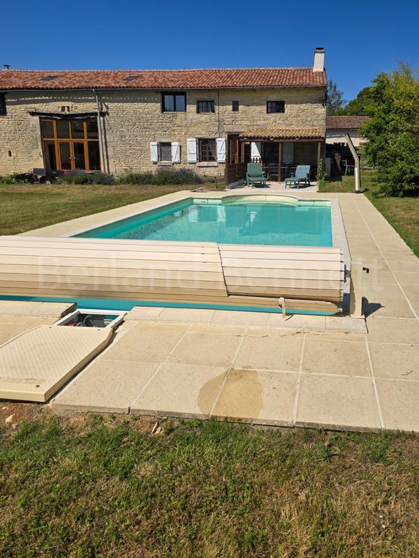 Maison en pierre - 224 m² - 9 pièces