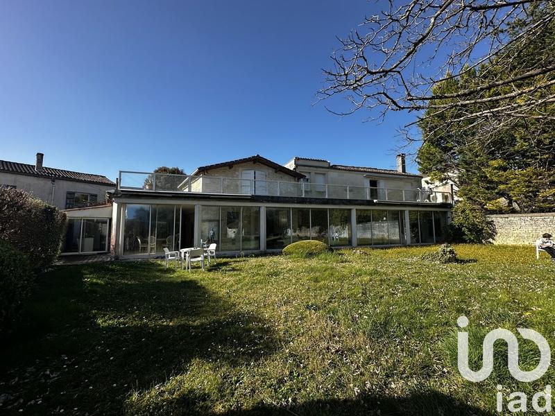 Maison - 294 m² - 8 pièces