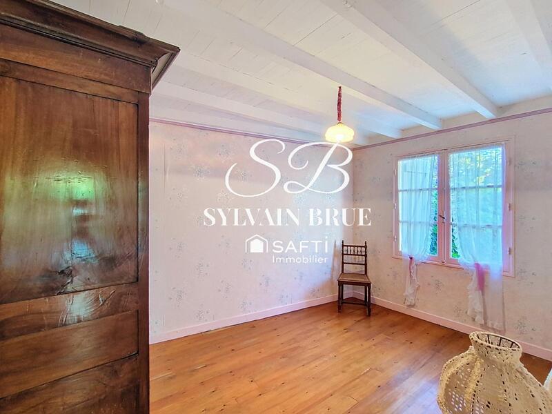 Maison - 170 m² - 9 pièces