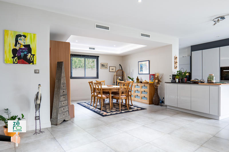 Maison - 182 m² - 7 pièces