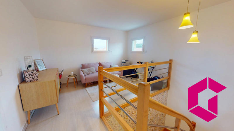 Maison - 181 m² - 5 pièces