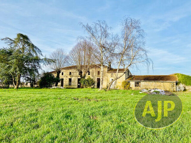 Maison - 350 m² - 7 pièces