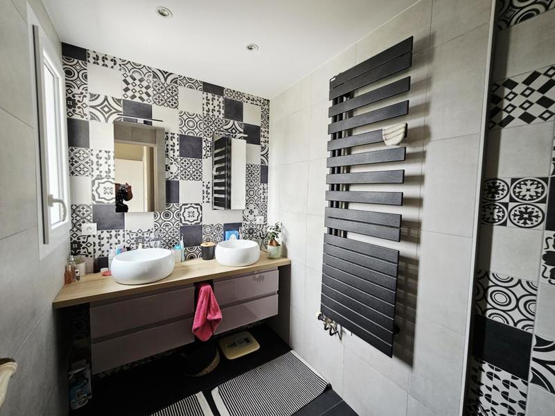 Maison - 251 m² - 10 pièces