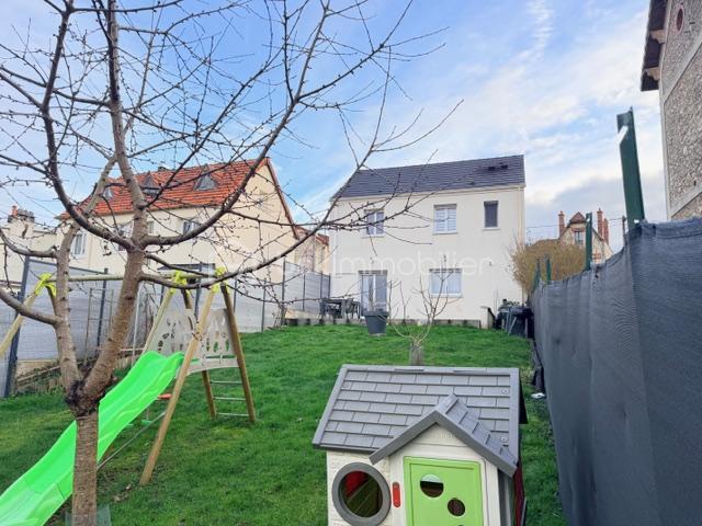 Maison - 94 m² - 5 pièces