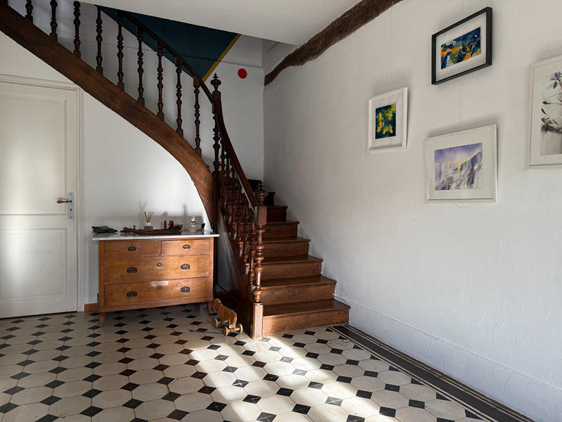 Demeure - 254 m² - 8 pièces