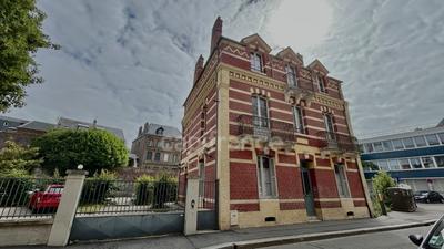 Immeuble - 207 m² - 9 pièces