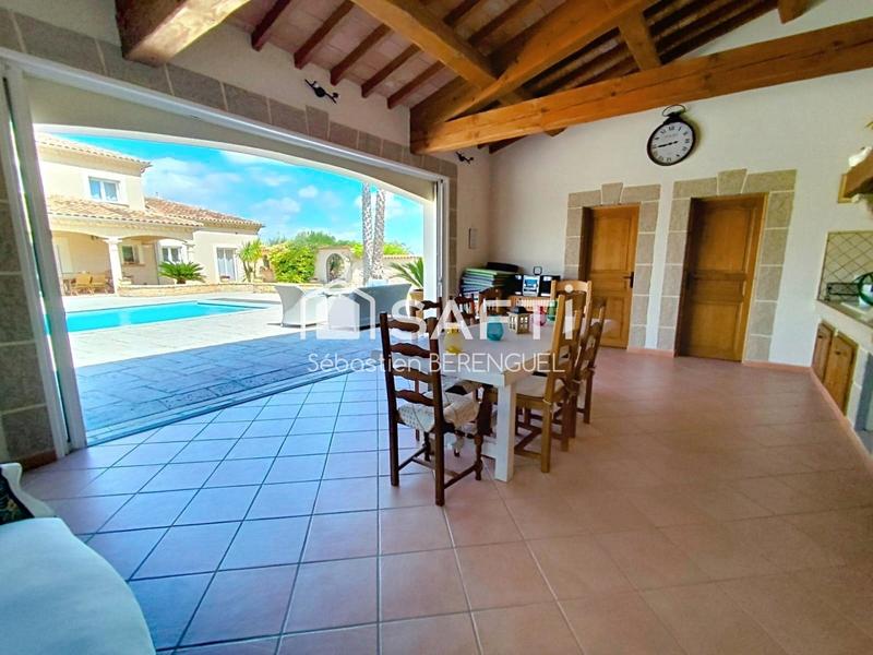 Maison - 230 m² - 7 pièces