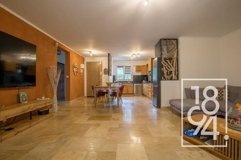 Appartement - 104 m² - 4 pièces