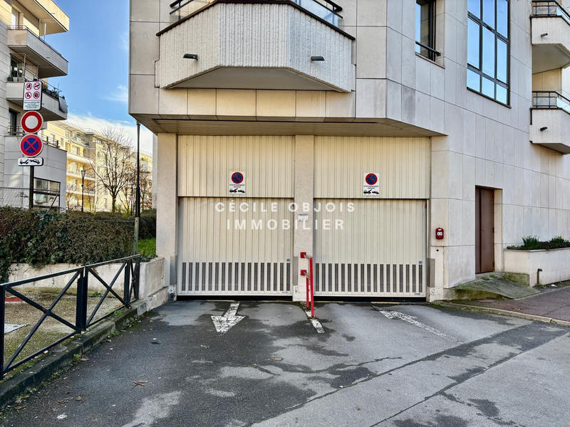 Parking / Garage - 12 m²