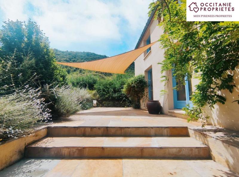 Propriété - 207 m² - 12 pièces