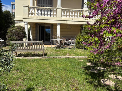 Appartement - 99 m² - 2 pièces