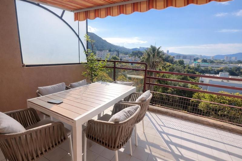 Appartement - 90 m² - 4 pièces