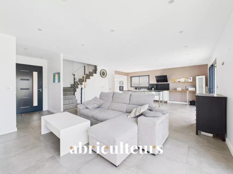 Maison - 131 m² - 5 pièces