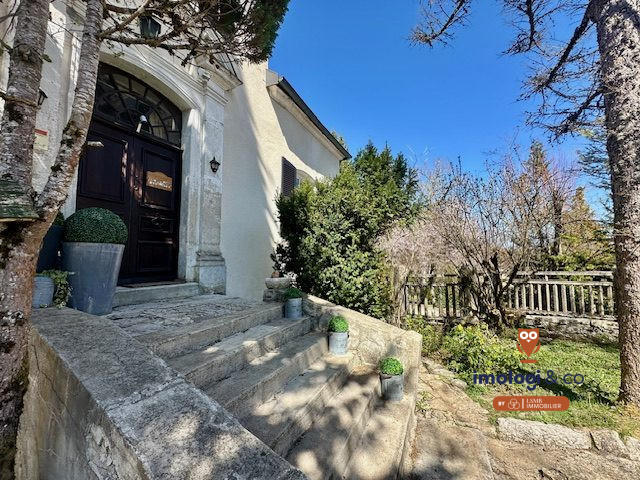 Maison ancienne - 196 m² - 7 pièces