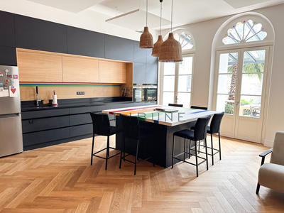 Maison - 275 m² - 6 pièces