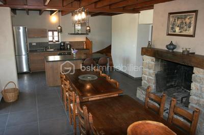 Maison en pierre - 265 m² - 8 pièces