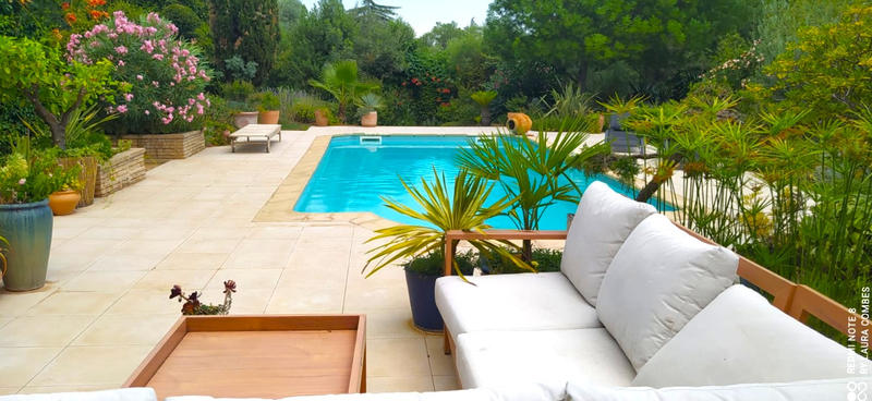 Villa - 220 m² - 8 pièces