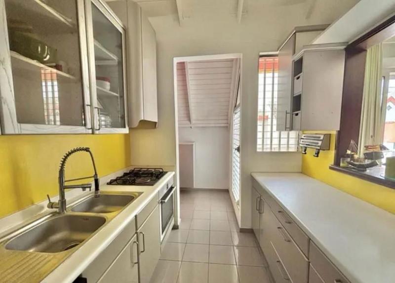 Appartement - 140 m² - 5 pièces