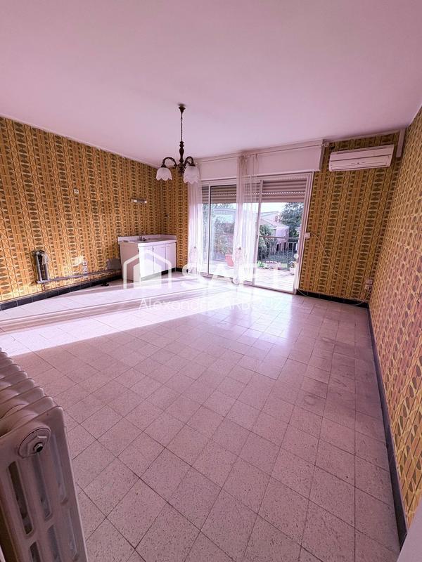 Maison - 192 m² - 9 pièces