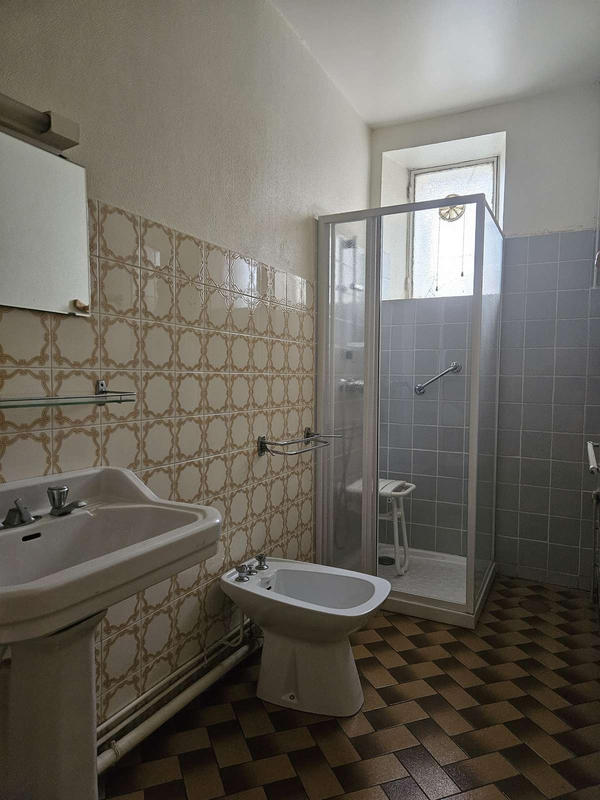 Maison - 180 m² - 7 pièces