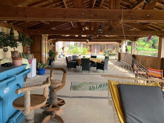 Maison - 250 m² - 10 pièces