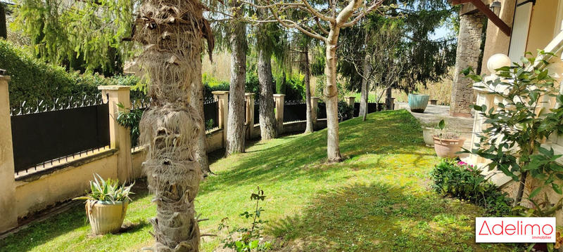 Villa - 266 m² - 8 pièces