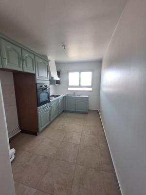 Appartement ancien - 75 m² - 4 pièces