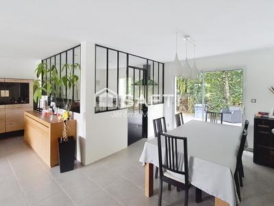 Maison - 125 m² - 5 pièces