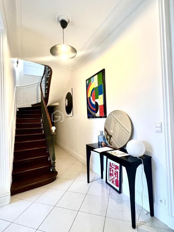 Maison bourgeoise - 200 m² - 7 pièces