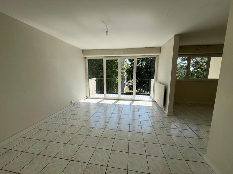 Appartement ancien - 76 m² - 4 pièces