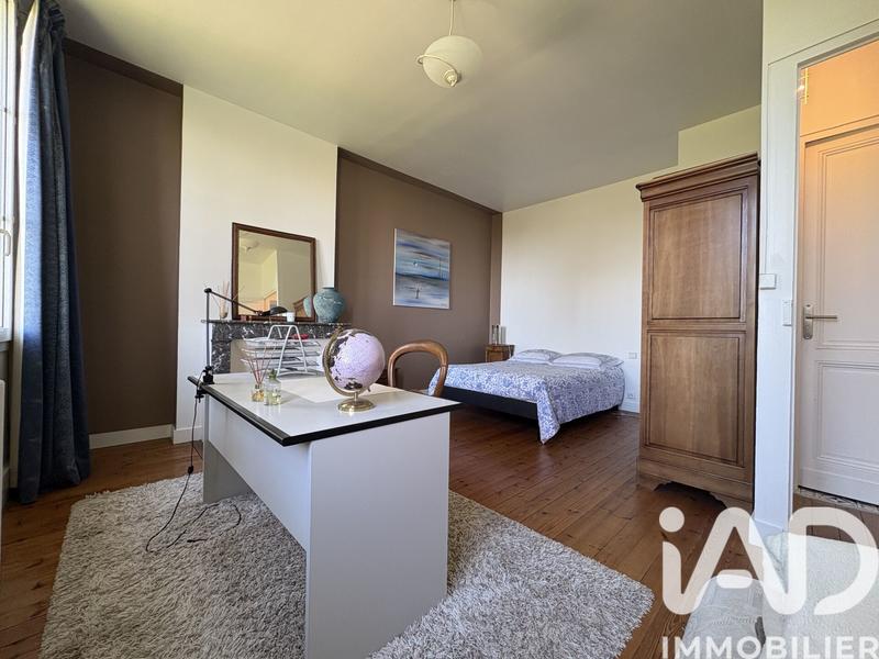 Maison - 228 m² - 11 pièces