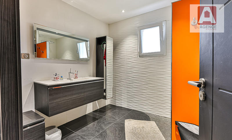 Maison - 180 m² - 6 pièces