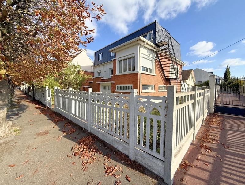 Maison ancienne - 100 m² - 10 pièces