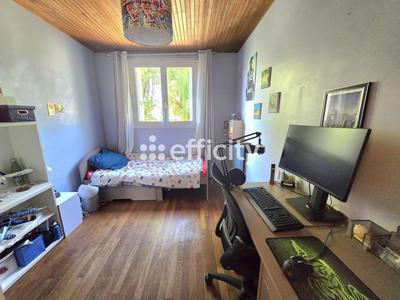 Maison - 96 m² - 6 pièces