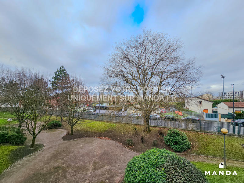 Chambre - 10 m² - 4 pièces