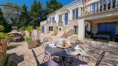 Villa - 378 m² - 11 pièces