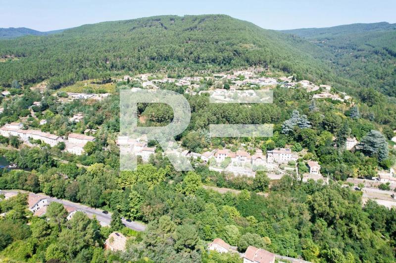 Villa - 208 m² - 9 pièces