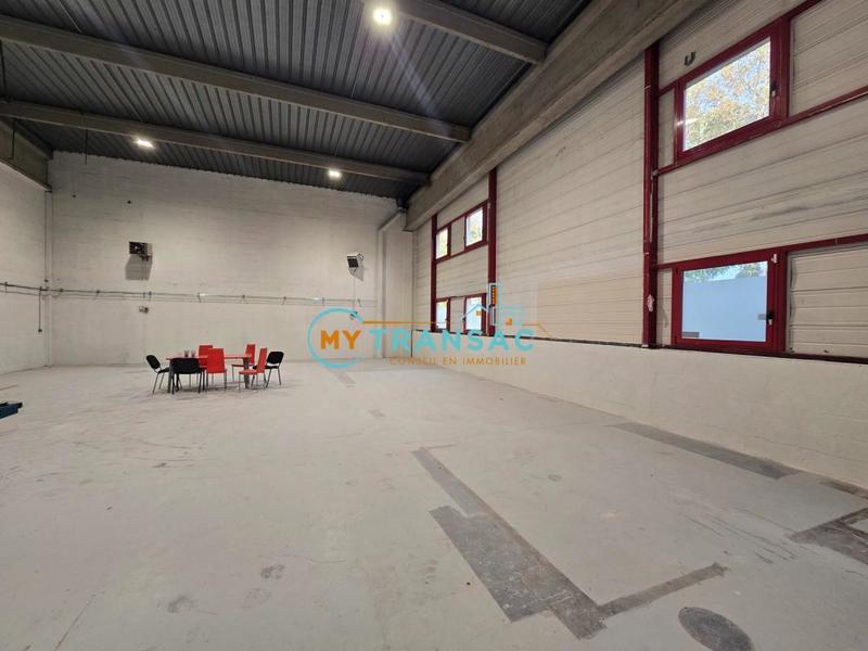 Local d'activité / Entrepôt - 370 m²