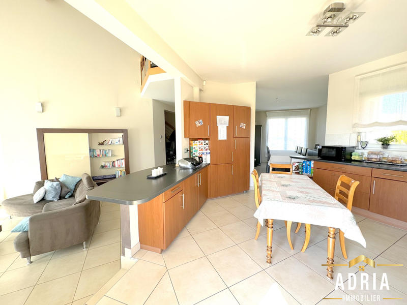 Maison - 196 m² - 7 pièces