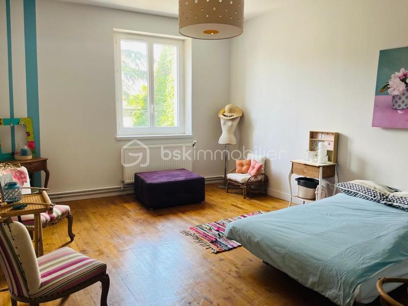 Maison - 245 m² - 8 pièces