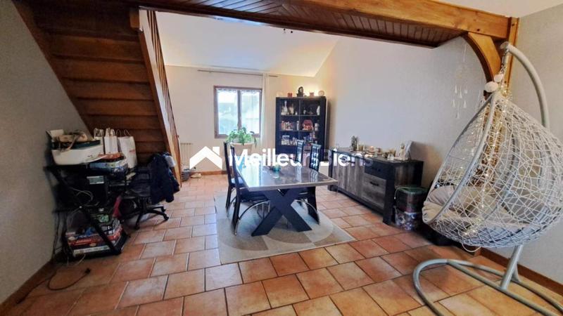 Maison - 99 m² - 5 pièces