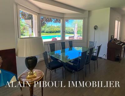 Maison - 200 m² - 6 pièces