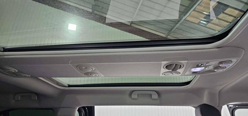 Peugeot Traveller m BlueHDi 180ch s&amp;S Eat8 Business Pack