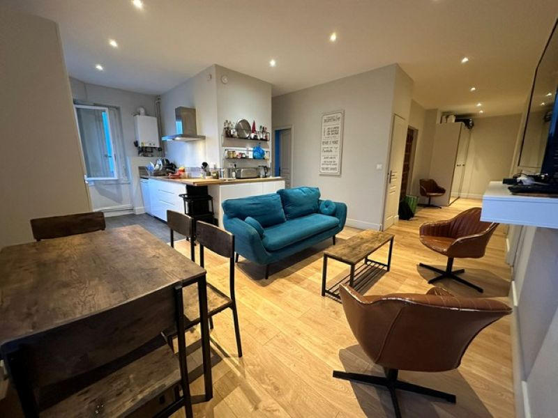 Chambre - 102 m² - 6 pièces